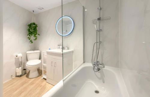 Modern flat for 4 with AC Battersea Park & Power Station, USA Embassy - Foto 9