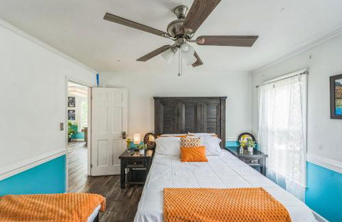 Firepit Games Grill Hot Tub Arcade & King Bed - Photo 76