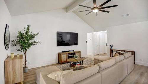 Custom Designer Home. Sleeps 9. Close to domain Q2 - Foto 4