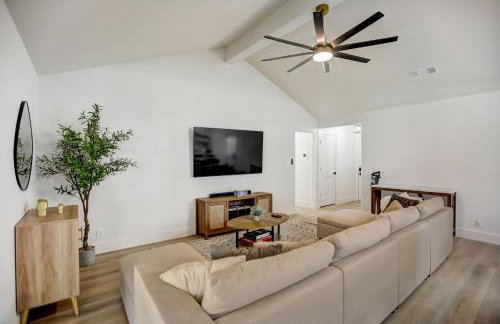 Custom Designer Home. Sleeps 9. Close to domain Q2 - Foto 4