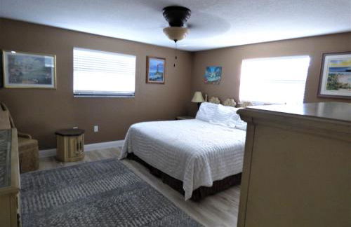 Cocoa Beach - Oceanfront - Steps to the Pier and Ocean - Foto 16