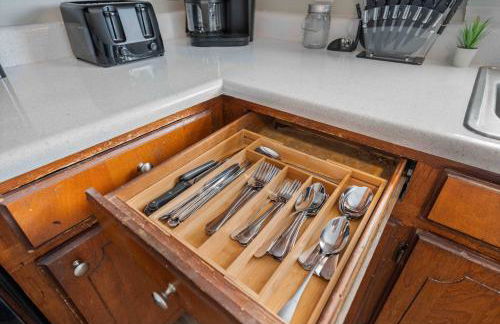 ~Spacious / Cozy / Sleeps 8+ Near MTSU and Siegel - Foto 13