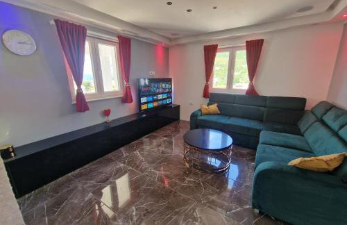 Apartment Casa Lumina - 5 minutes to the airport - Foto 42