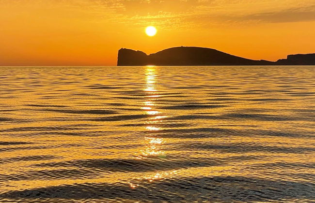 Balade en bateau au coucher du soleil avec apéritif - Photo 1