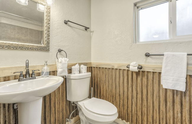 1BD Suitenear Old Colorado City & Hiking!dogs Welcome! - Photo 10