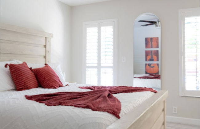 Modern Oasis - Photo 10