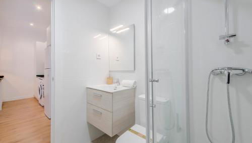 Estilo con parking para 4, vive La Latina - Photo 4, Shower