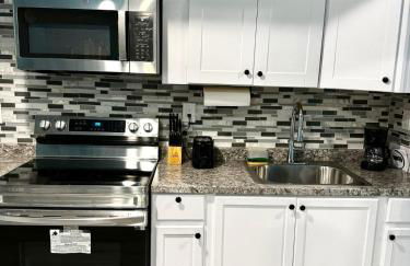 A Temporary Haven - Foto 8