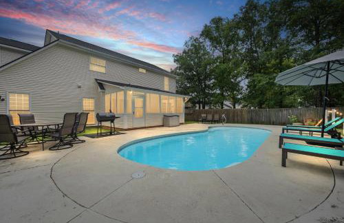 Low Country Gem with Heated Pool Games and Hot Tub - Photo 27