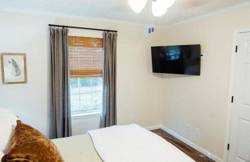 Dahlonega Escape, Wineries, Game Room, Hiking - Photo 27