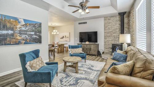 Aspen Grove Lodge - Photo 2