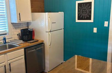 HoneyComb Hideouts Bearly BeeHavin cabin - Foto 17