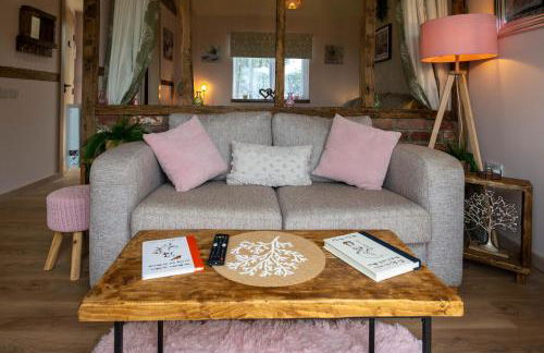 Field View Cottage hottub, dog friendly great view - Photo 13