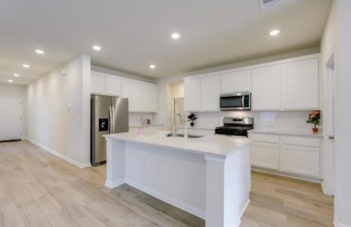 Buda Business-Ready House Office, Home Gym and Yard - Foto 2