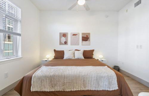 Uptown Luxury - Top Floor King Suite, Free Parking - Foto 20