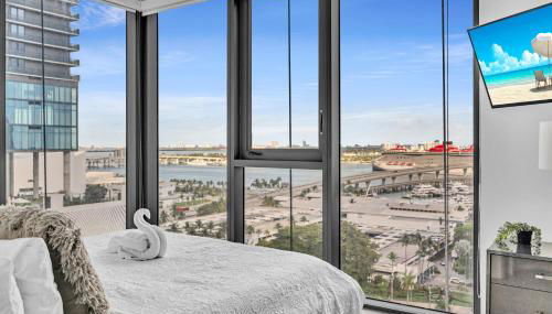 Waterline Corner Vies 2Br 2BA Suites - Foto 2, towels