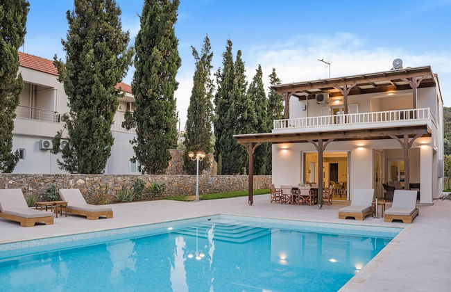 Villa in Epano Sisi Near Child-friendly Beach - Foto 1