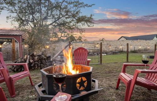 Barndominium with Farm and Firepit near Lake Georgetown - Foto 32