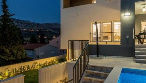 Modern & Stylish Villa with Private Pool - Foto 4