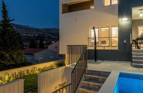 Modern & Stylish Villa with Private Pool - Foto 4