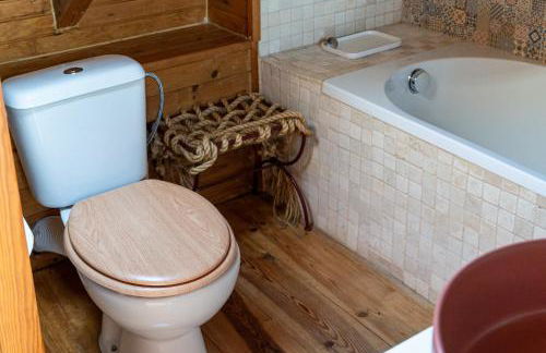 Charmingly Renovated Village House in Sintra, Penedo - Photo 47