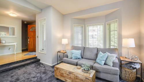 Sudden Valley Home about 1 Block to Lake Whatcom! - Foto 4