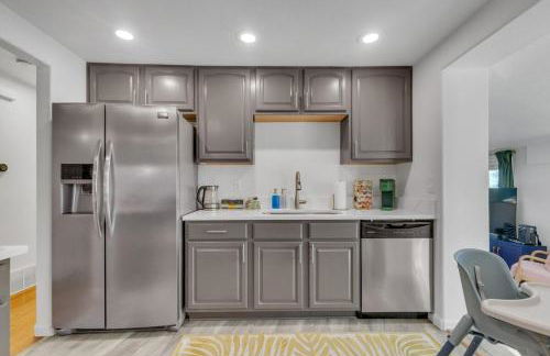 15min to Denver - AirHockey - Arcade - Minigolf - Sleeps10 - Foto 6