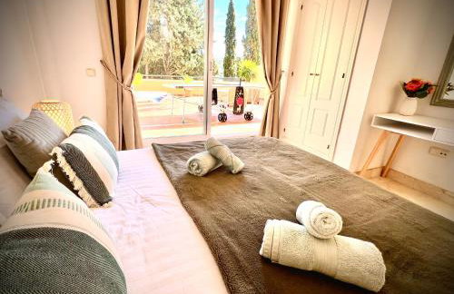 2 bed Elviria - 65sqm Terrace - Pools - Walk to Beach - Foto 7