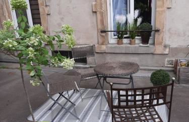 MoonLOVE, SPA/Sauna et Jacuzzi privés, charme et détente. - Foto 10