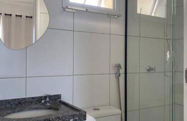 Apto completo com 02 quartos climatizados, estacionamento e portaria 24 horas, próximo ao Aeroporto! - Foto 20