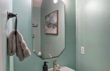 Tropical Escape Pool Jacuzzi Bar in Alvin TX - Photo 48