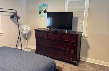 Charming Brick Home with bonus space & foosball - Foto 16