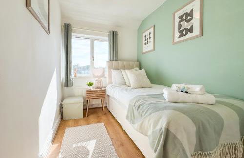 Raygill LT 4 Bedroom House By Furnished Accommodation - Private Parking - Perfect For Families & Contractors - Foto 30