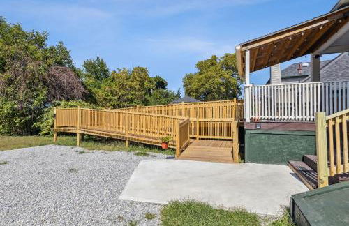 Meerkat Manor- 5 Min Drive to CLE Clinic - Foto 8