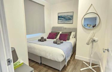 Modern 2BR in West Hendon - Parking -Easy Commute - Photo 15
