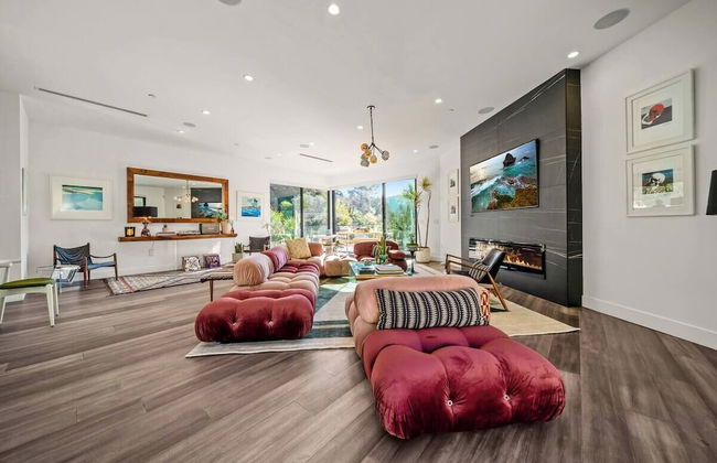 Willow Glen - Hollywood Hills Multi-level Villa With Theater & Pool - Photo 26