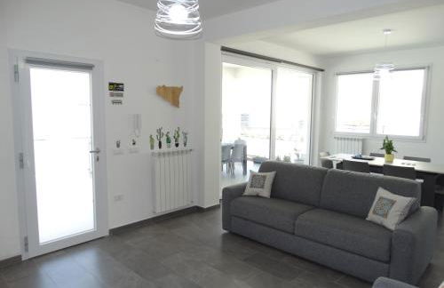 Villa Milicia - New Private Villa near Palermo and Cefalù with Pool, Sea View Terrace, Playground and Large Parking - Foto 15