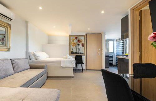 Panorama View Apt with Jacuzzi by 8essentially - Foto 4