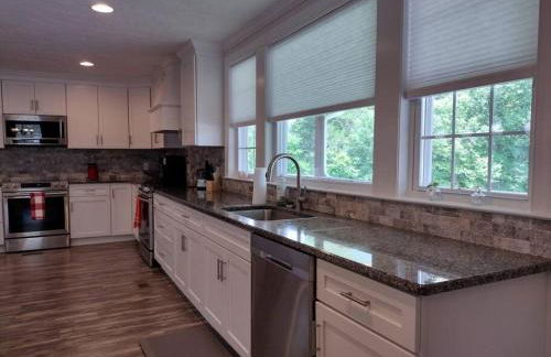 Backwoods Family Getaway! 3 Bedroom house! - Foto 9