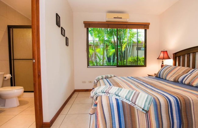 Charming unit that sleeps 4 - with pool - walking distance from Brasilito Beach - Photo 9