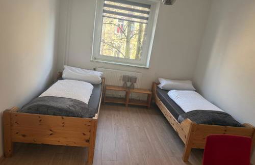 City Apartment 3 #Netflix &Wlan &Kaffee Maschine & Zentral & 500m Innenhafen & 2 min U Bahn - Foto 4