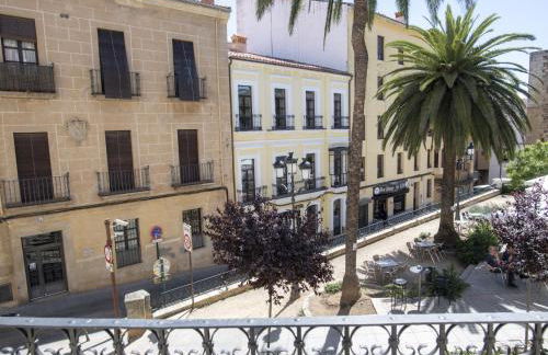 Elegante Apartamento para 5 en el centro de Cáceres con wifi - Foto 10