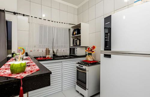 Casa para Famílias e Grupos com Ar-condicionado e Churrasqueira em Praia Grande - Foto 2