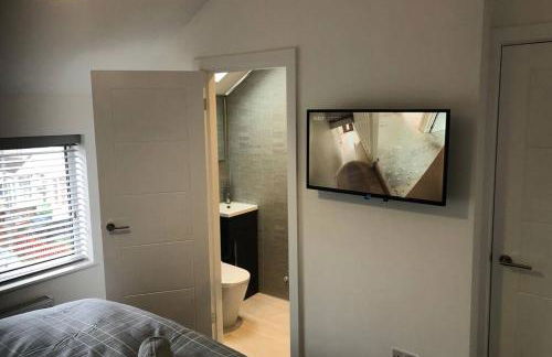 Oole 2 bed & en-suites house with parking near beach - Foto 15