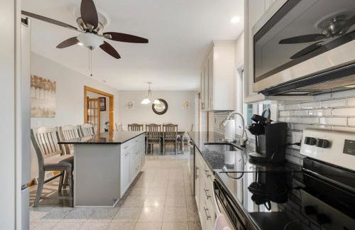 Mansion in the Hills with Pool - Foto 12