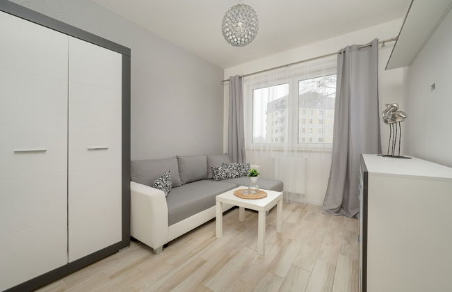 Wrocław Haven Apartment by Renters - Photo 2