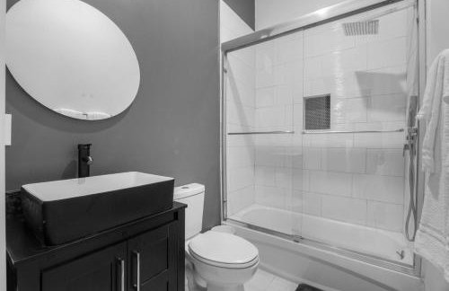 Family-Friendly 5BR | Sleeps 15 | 3 mins Downtown! - Foto 14