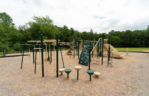 Harmony Hill Stylish 4bd Mountain Retreat, Hot Tub, Games - Foto 45