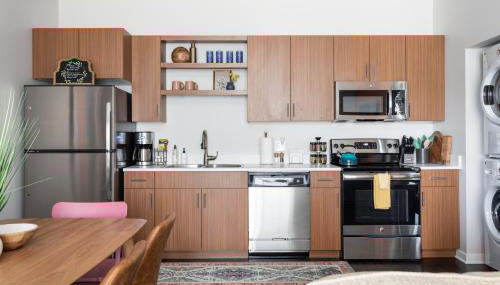 NEW HAPPY TRAIL 2BR CONDO CLOSE TO DOWNTOWN - Foto 4, dishwasher