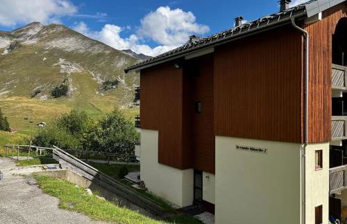 Appartement domaine la Clusaz Manigod avec terrasse sur les pistes de ski - Photo 22